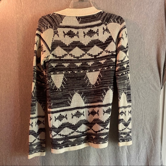 Sweater - Picture 4 of 4